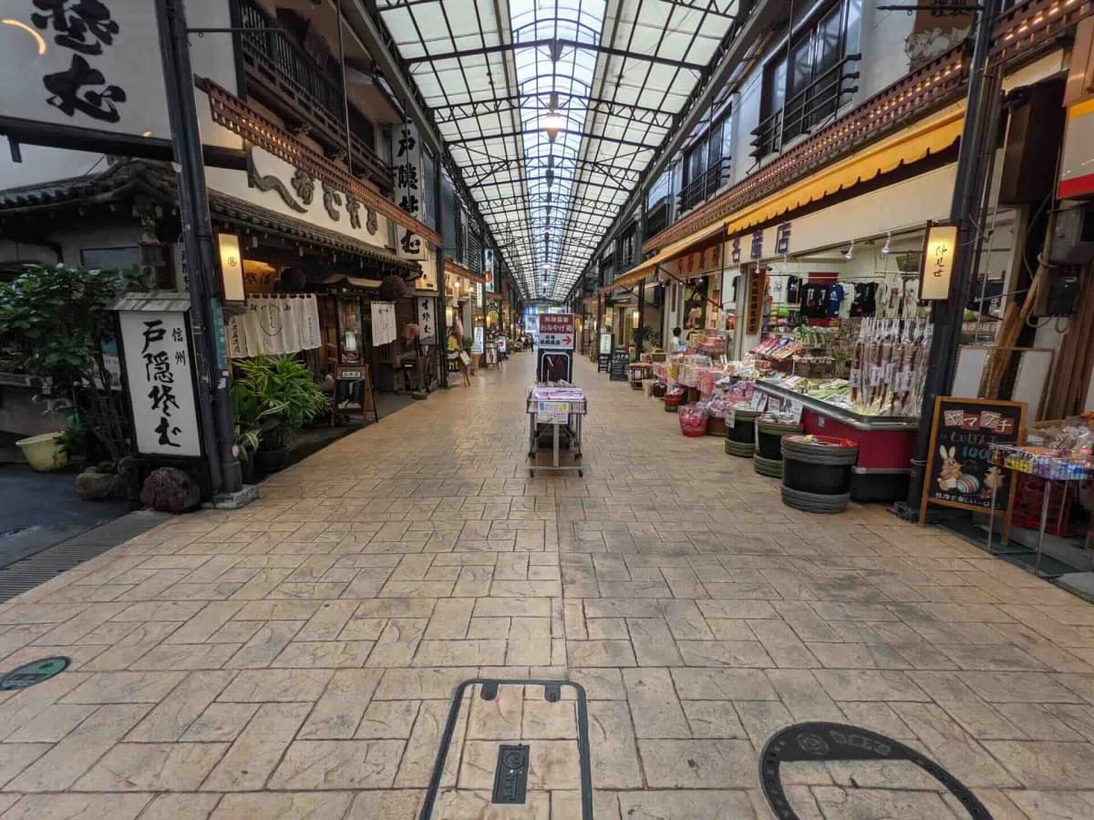 仲見世商店街