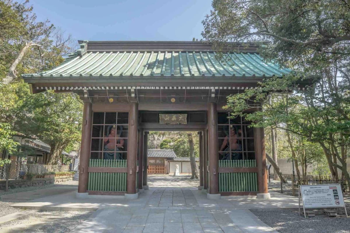 高徳院仁王門